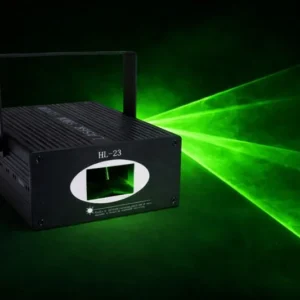 Láser verde para fiestas en casa creando efecto discoteca con haces de luz intensos en espacio interior